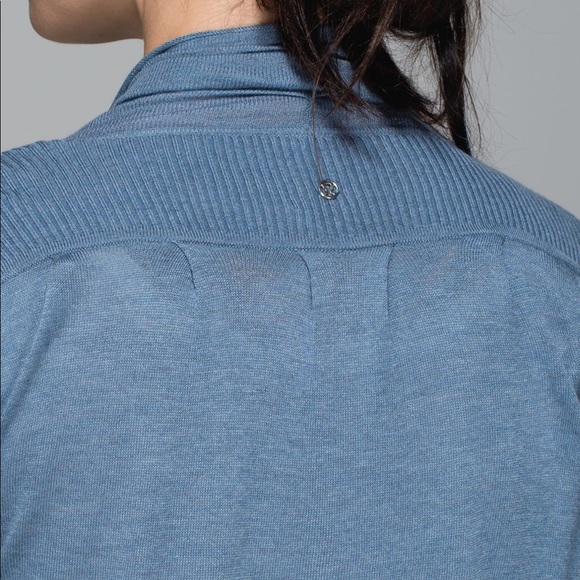 Lululemon Universal Wrap - Picture 3 of 16